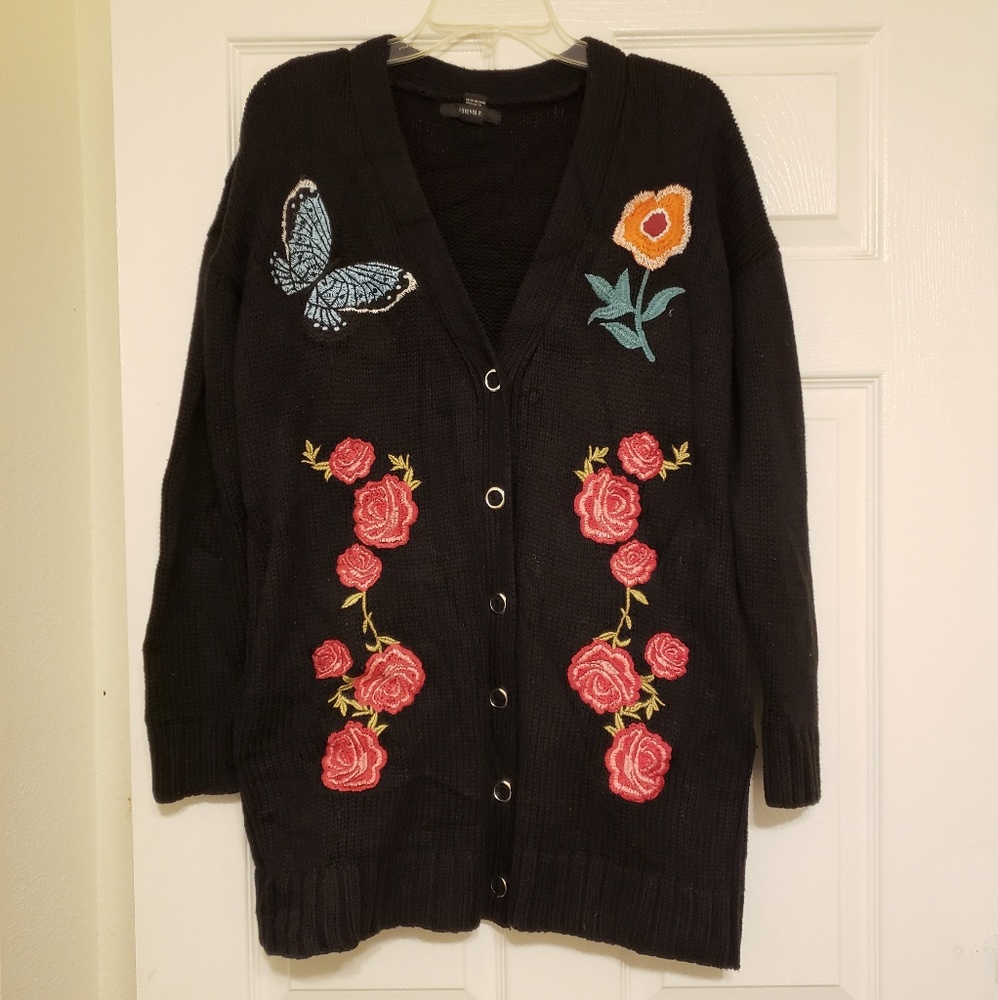 Big Embroidered Cardigan